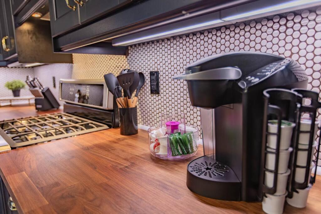 Вилла King Bed / Free Parking / Bbq / Fire Pit / Arcade Питтсбург Экстерьер фото